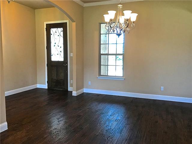 116 E Comanche, Lake Kiowa, TX 76240