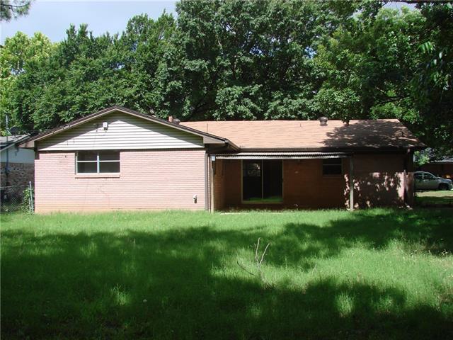 1912 Laurel Road, Gainesville, TX 76240