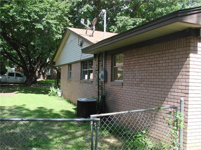 1912 Laurel Road, Gainesville, TX 76240