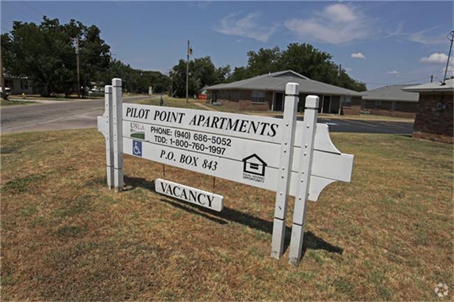 301 North Prairie Street, Pilot Point, TX 76258
