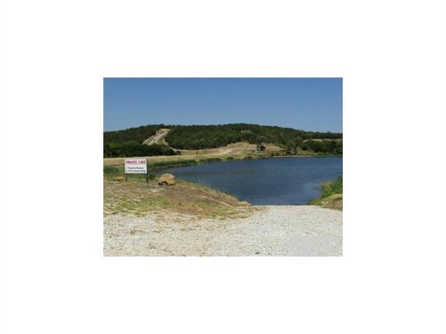 138 Silver Lakes Drive, Sunset, TX 76270