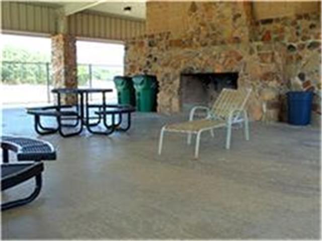 379 Mountain View Court, Sunset, TX 76270