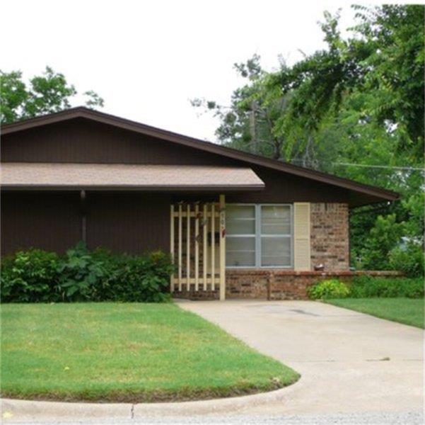 302 S Bridge Street, Henrietta, TX 76365
