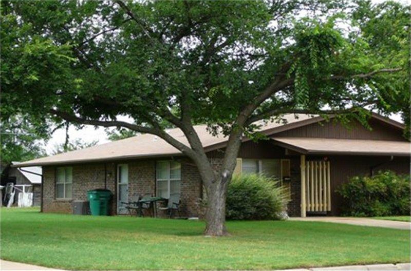 302 S Bridge Street, Henrietta, TX 76365