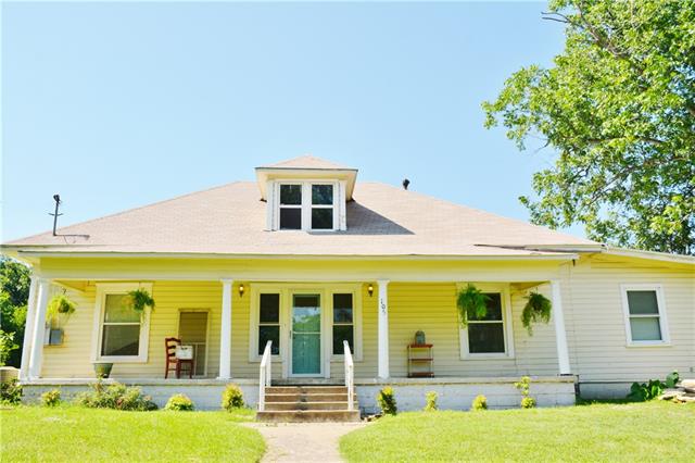 105 W Cedar Avenue, Comanche, TX 76442