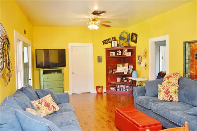 105 W Cedar Avenue, Comanche, TX 76442