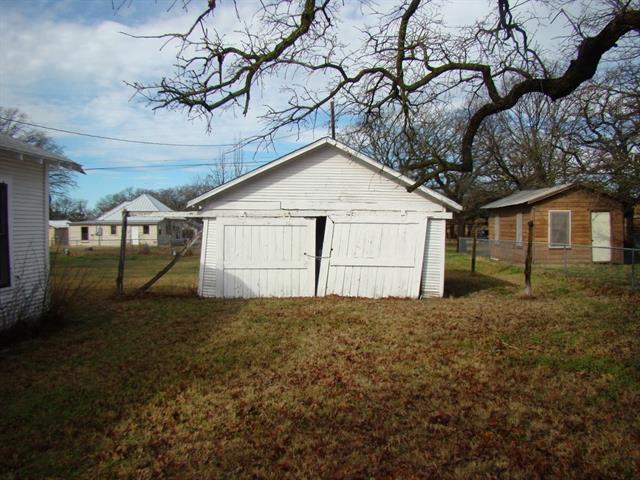 309 N Avenue C, Cross Plains, TX 76443