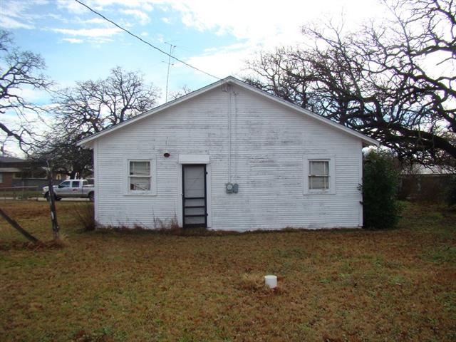 309 N Avenue C, Cross Plains, TX 76443