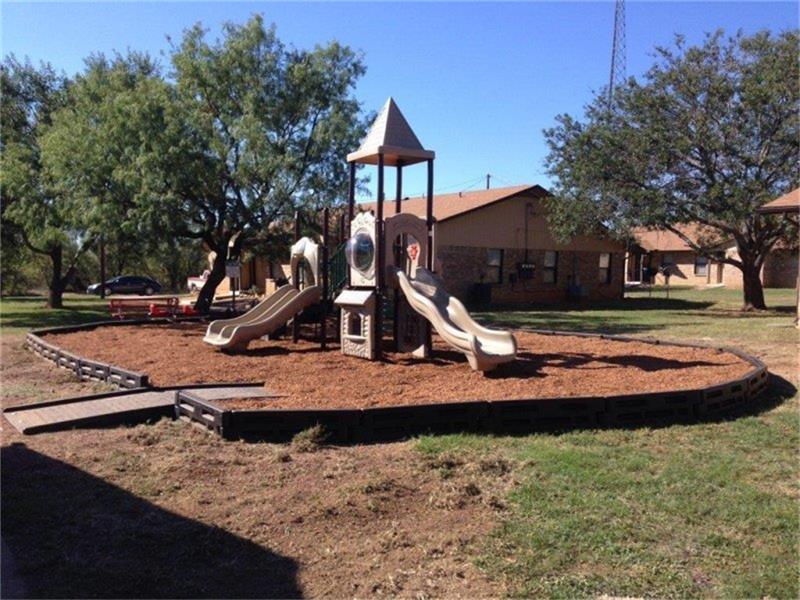 700 S Connellee, Eastland, TX 76448