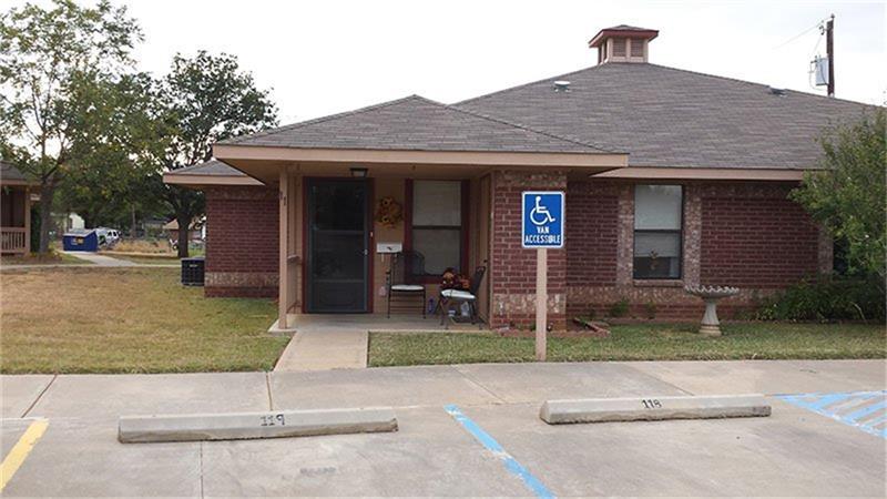 1206 Saint Michael Court, Graham, TX 76450