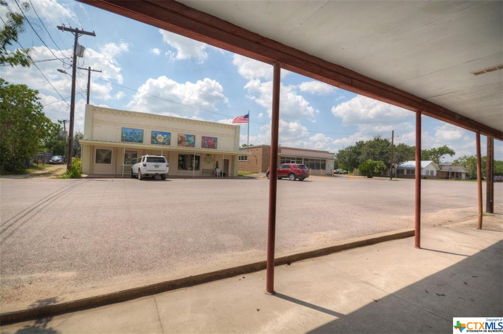 130 N Evie, Bartlett, TX 76511