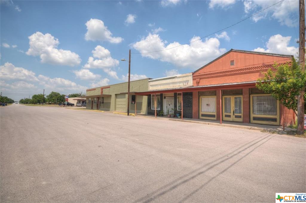 130 N Evie, Bartlett, TX 76511