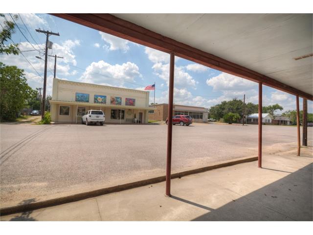 130 N Evie St, Bartlett, TX 76511