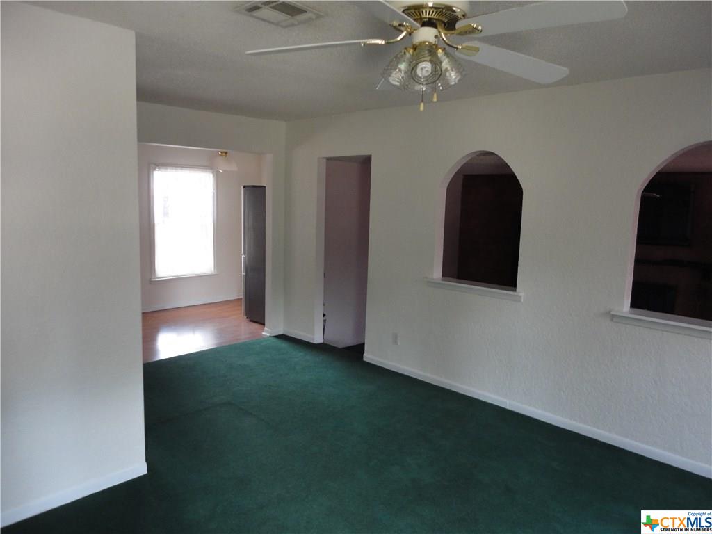 422 N East, Belton, TX 76513
