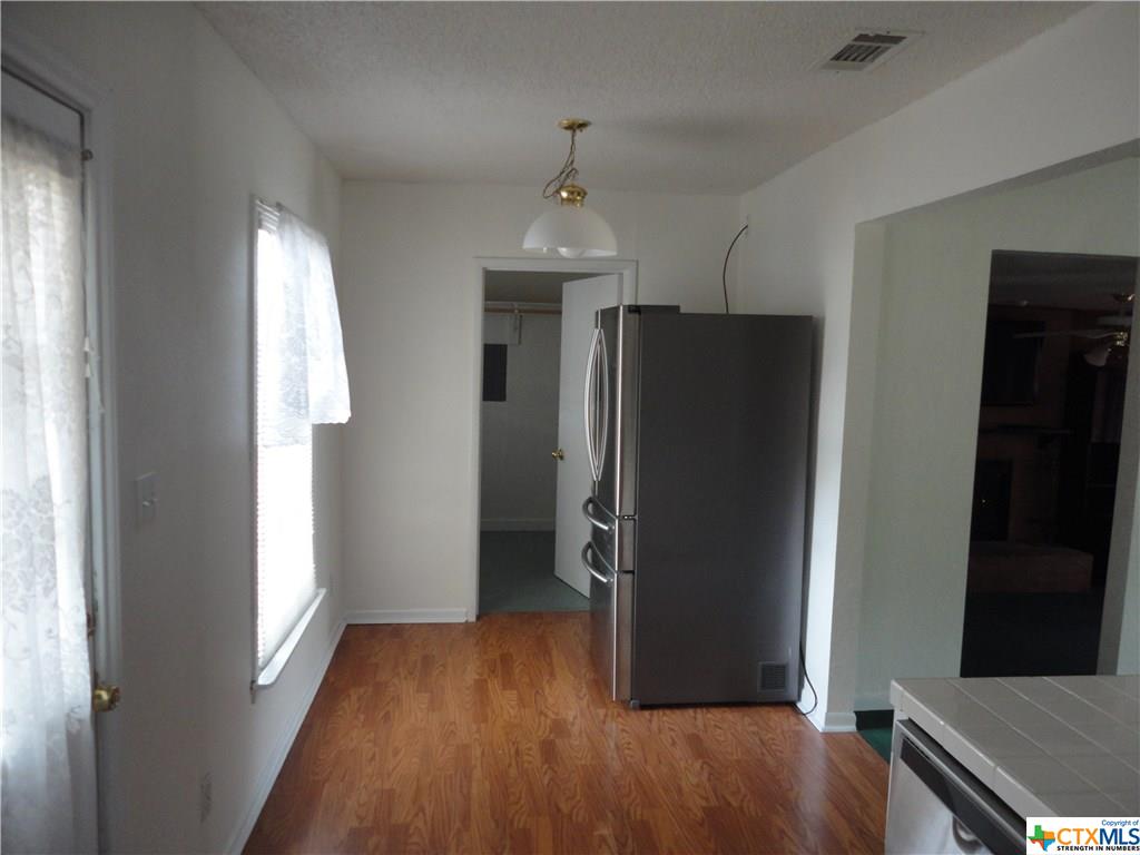 422 N East, Belton, TX 76513
