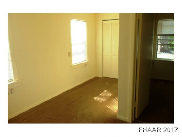 712 Ave J. B, Killeen, TX 76541