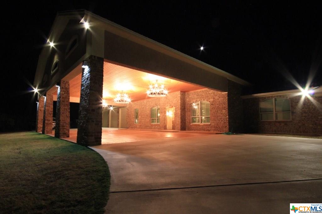 8467 N N US281 Highway, Lampasas, TX 76550