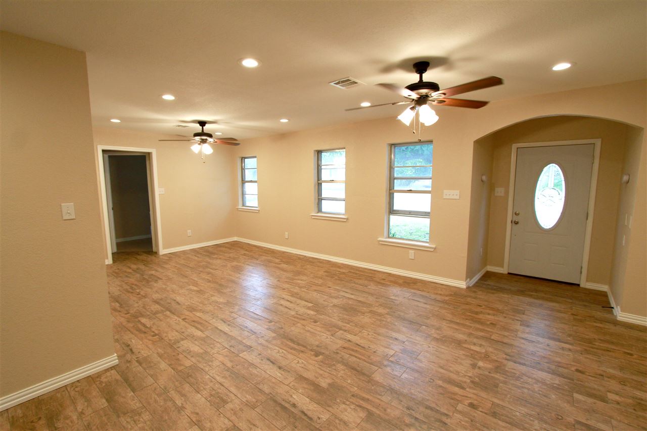 305 N Broad, Lampasas, TX 76550