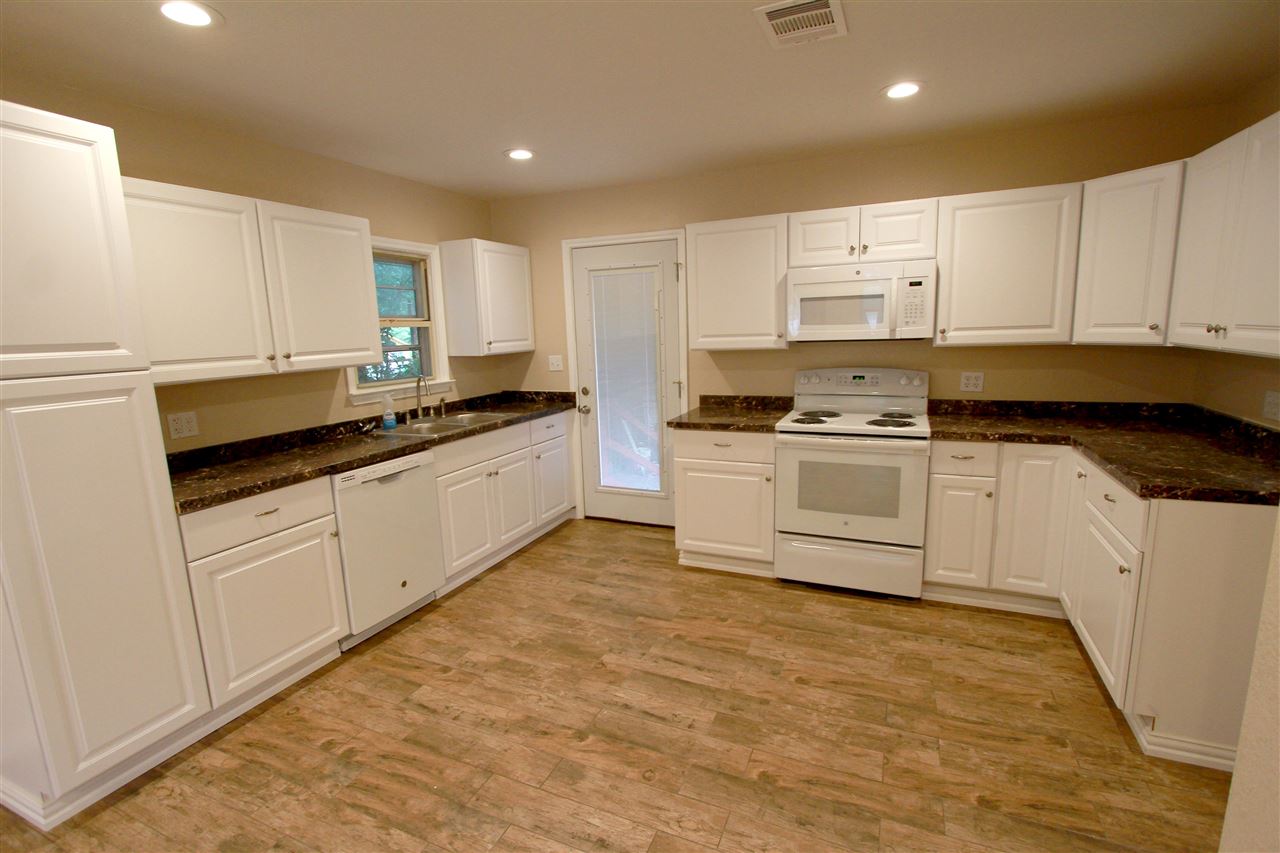 305 N Broad, Lampasas, TX 76550