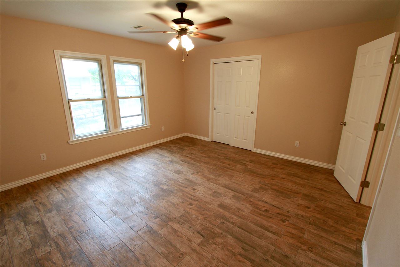 305 N Broad, Lampasas, TX 76550