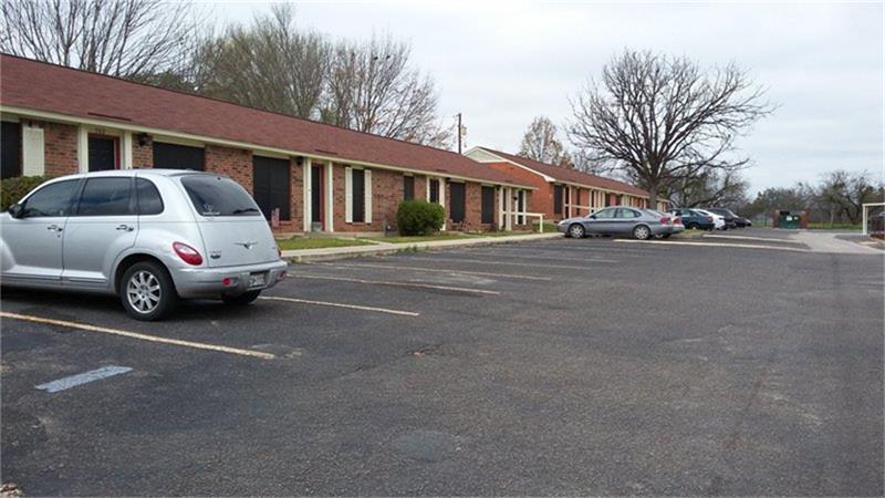 1311 Central Tx Expressway, Lampasas, TX 76550