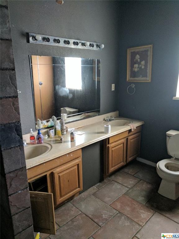 437 FM, Rogers, TX 76569