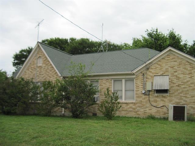 305 W Pine Street, Abbott, TX 76621