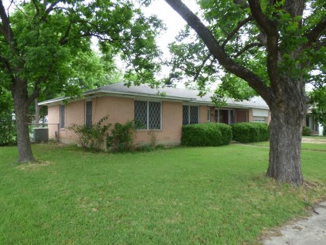 607 S Avenue G Avenue, Clifton, TX 76634