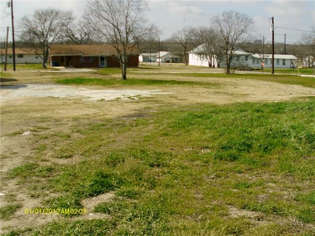 300 S Belknap Street, Mexia, TX 76667