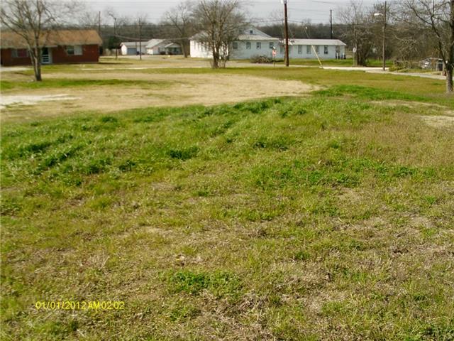 300 S Belknap Street, Mexia, TX 76667