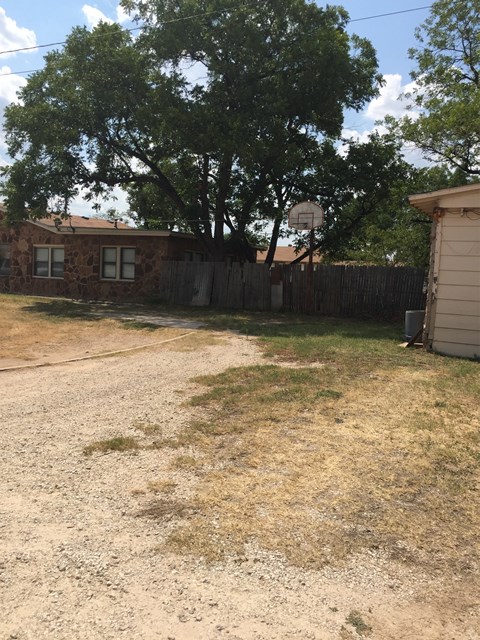 3000 Travis, San Angelo, TX 76903