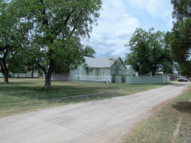 60 E 37th St, San Angelo, TX 76903