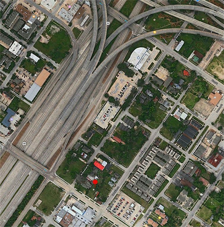 2105 McGowen, Houston, TX 77004