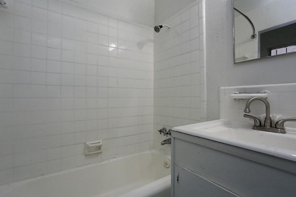 1906 Binz, Houston, TX 77004