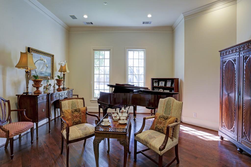6353 Westchester Avenue, West University Place, TX 77005