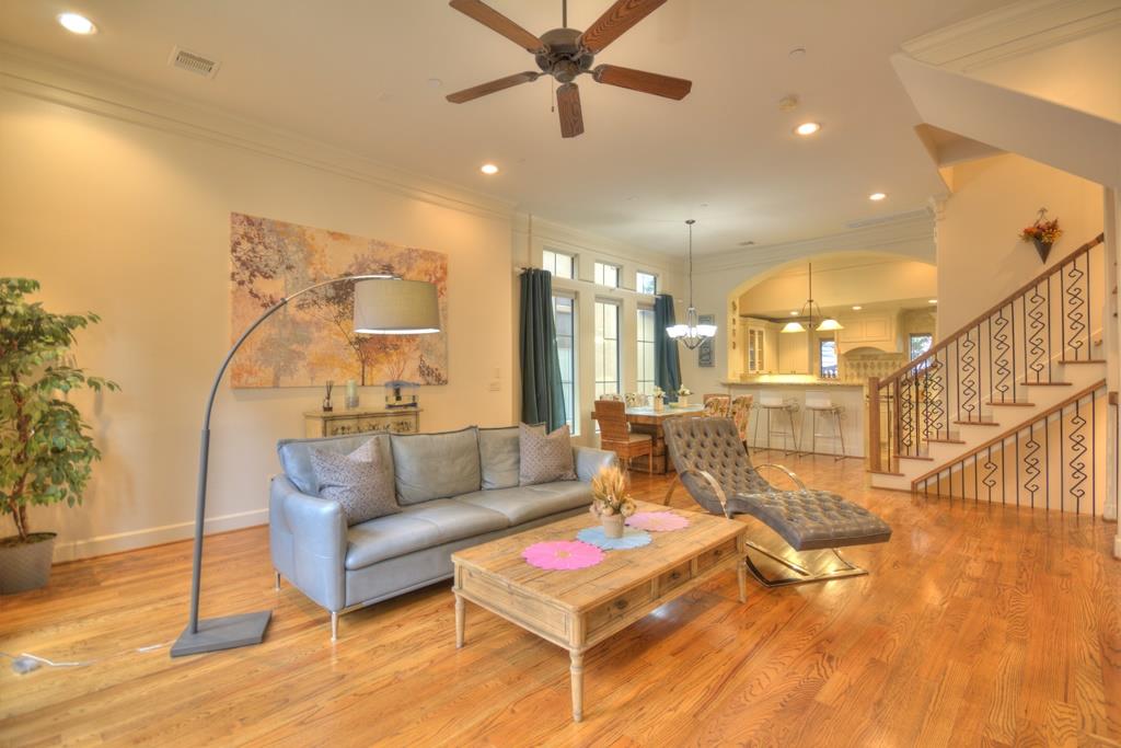 330 Bomar Street, Houston, TX 77006