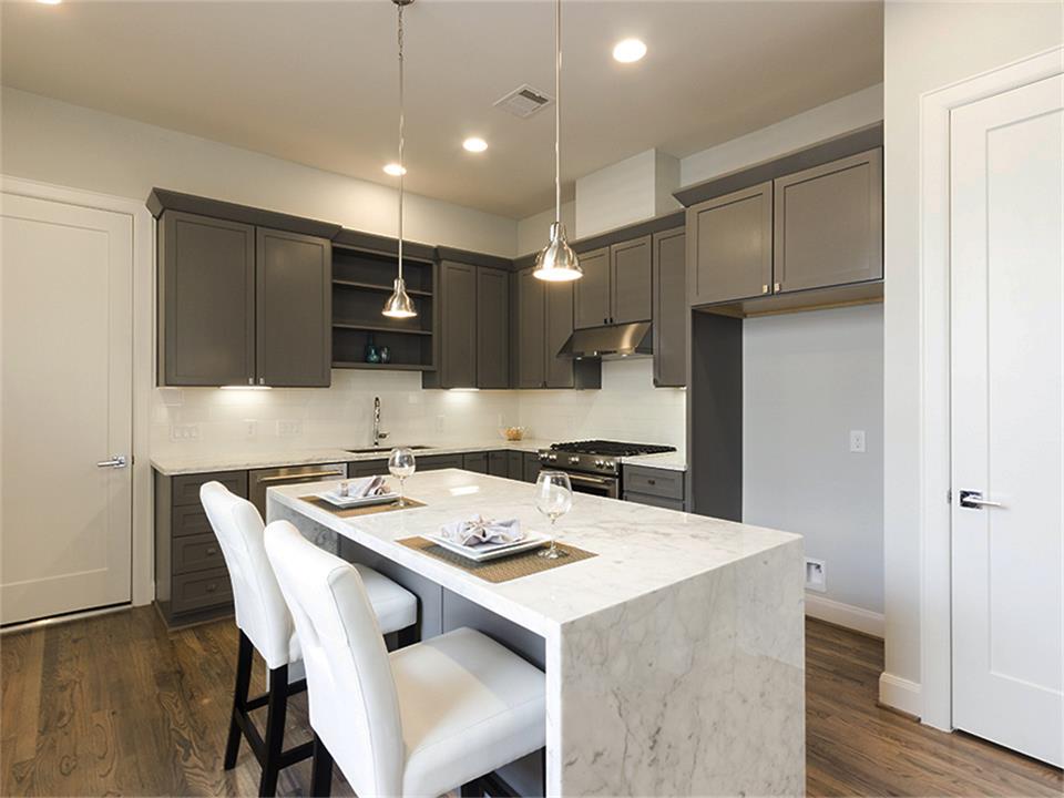 6107 B Tyne Street, Houston, TX 77007