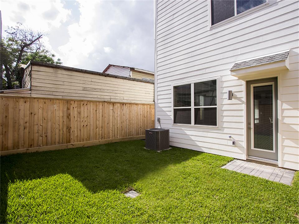 6107 A Tyne Street, Houston, TX 77007