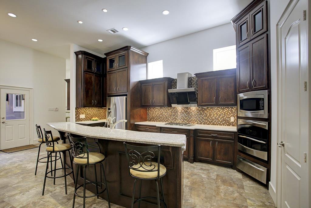 1210 Parkerhaven Court, Houston, TX 77008