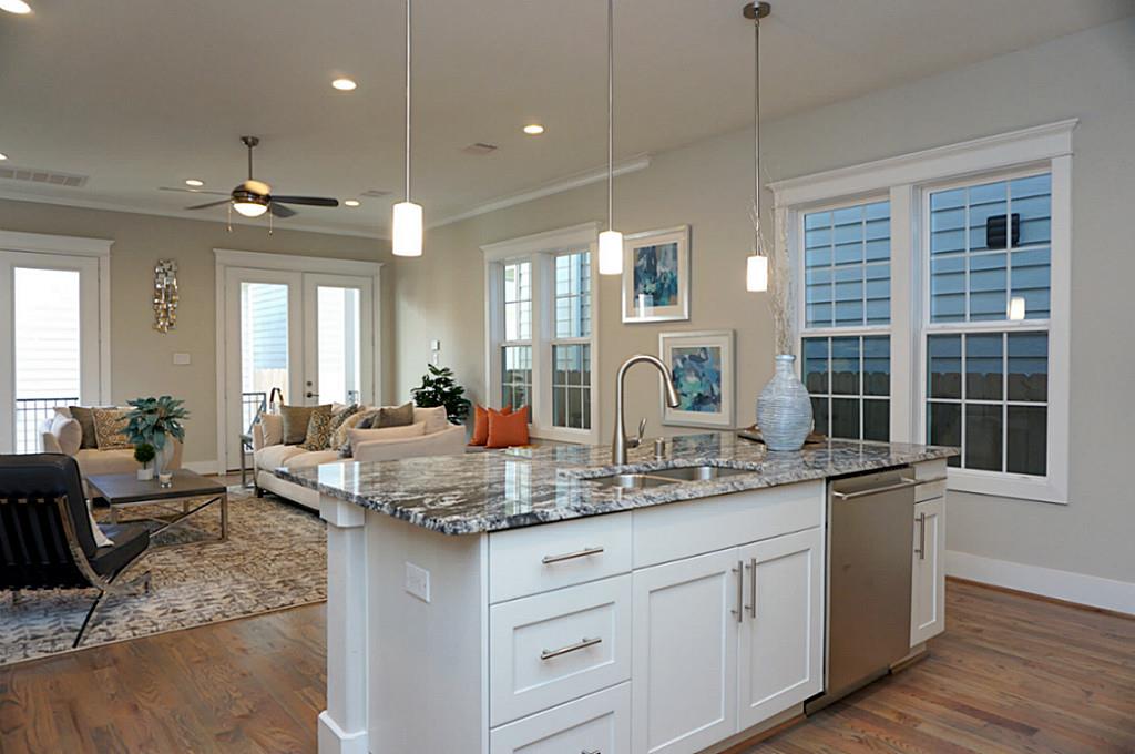 406 W 28, Houston, TX 77008