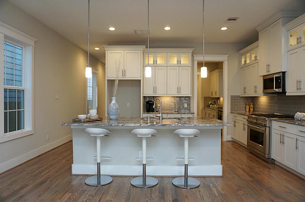 406 W 28, Houston, TX 77008
