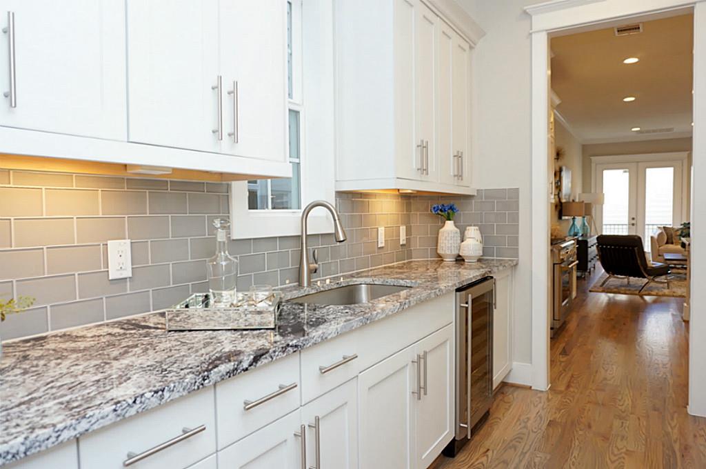 406 W 28, Houston, TX 77008