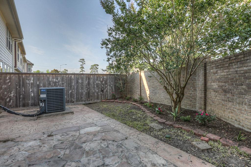 1302 Ella Place, Houston, TX 77008