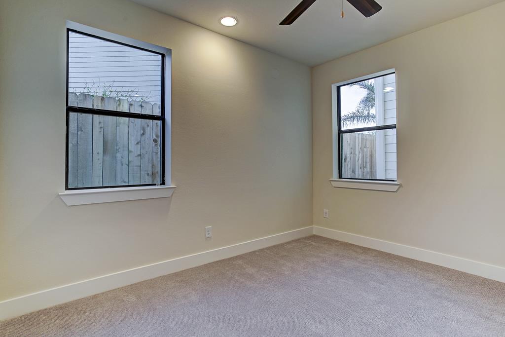1027 Green Kensington, Houston, TX 77008