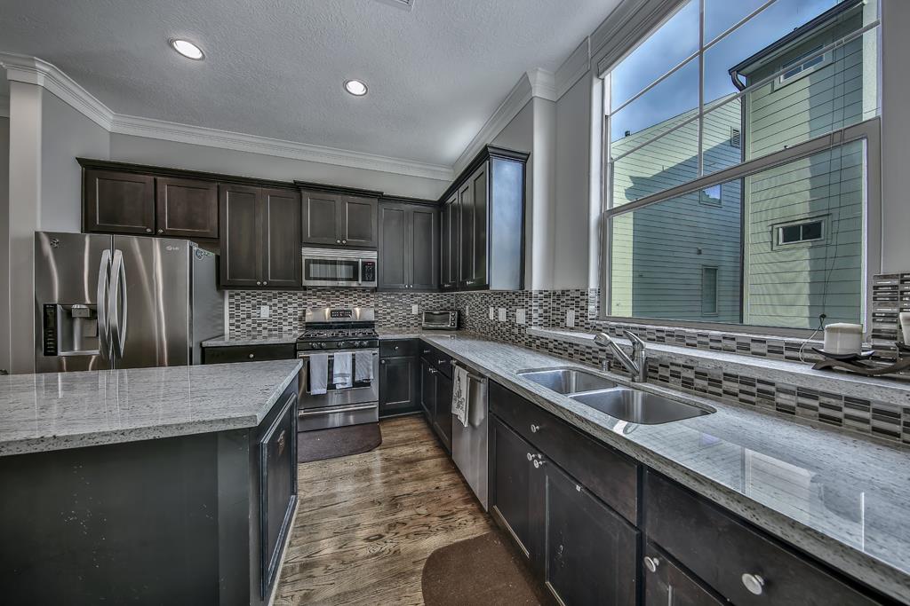 2431 Beall Street, Houston, TX 77008