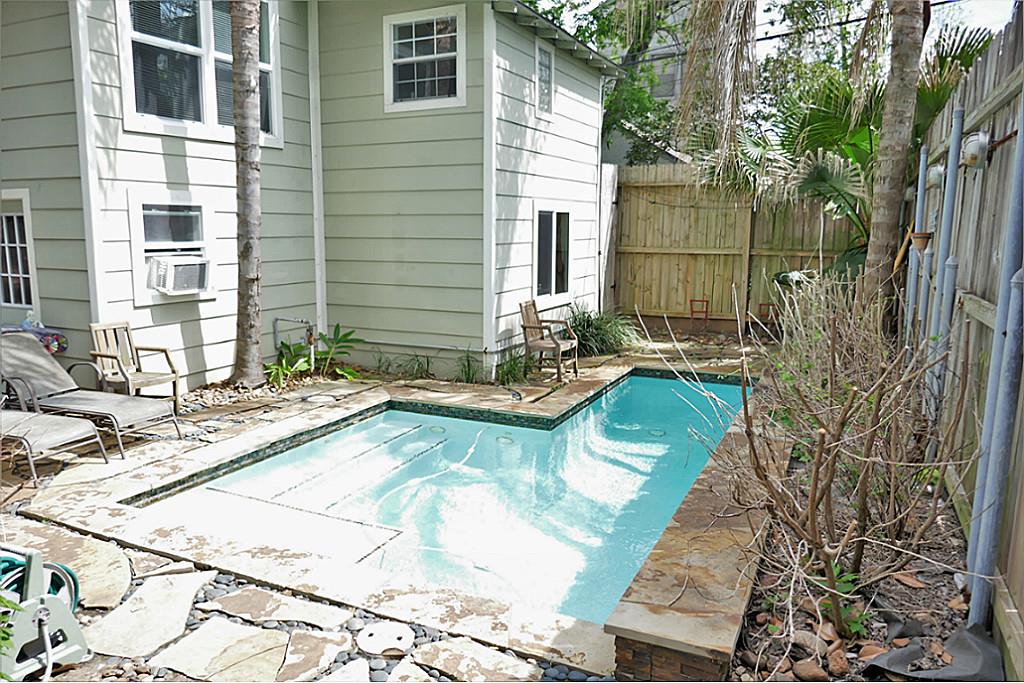 824 Teetshorn, Houston, TX 77009