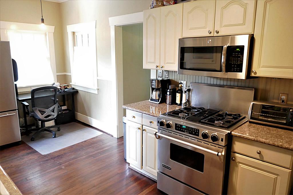 824 Teetshorn, Houston, TX 77009