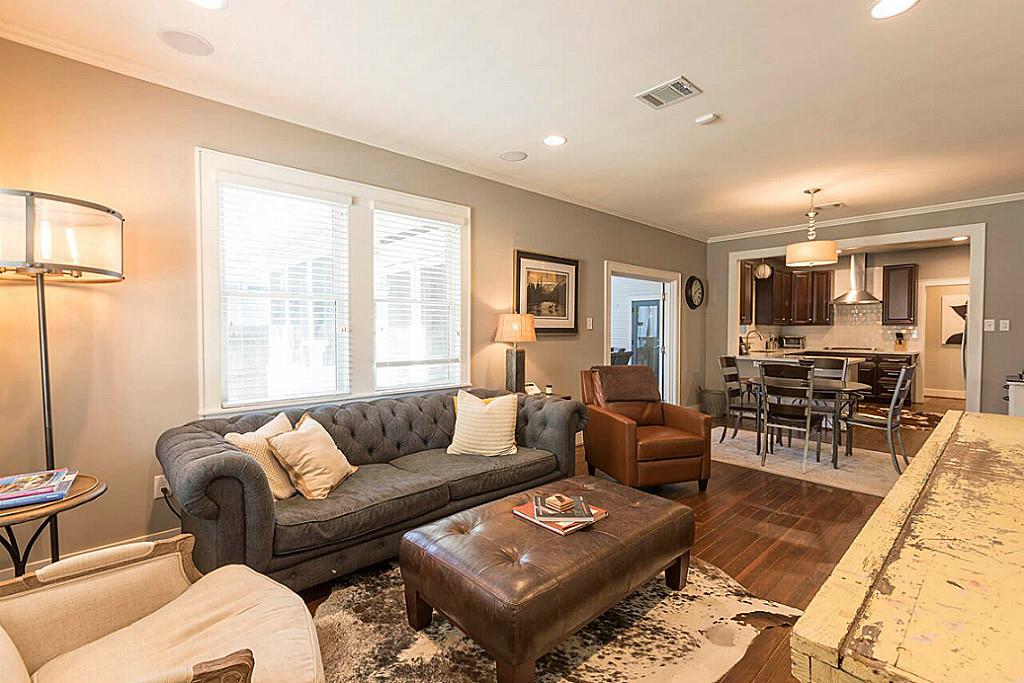 909 Gibbs, Houston, TX 77009