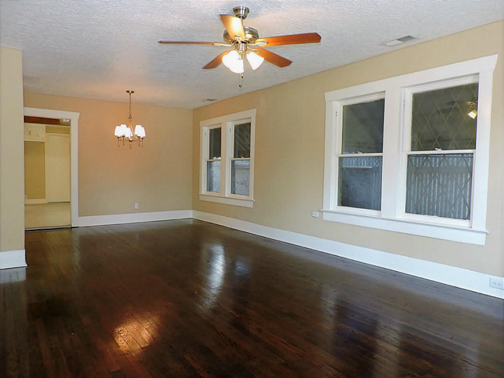 605 Cottage, Houston, TX 77009