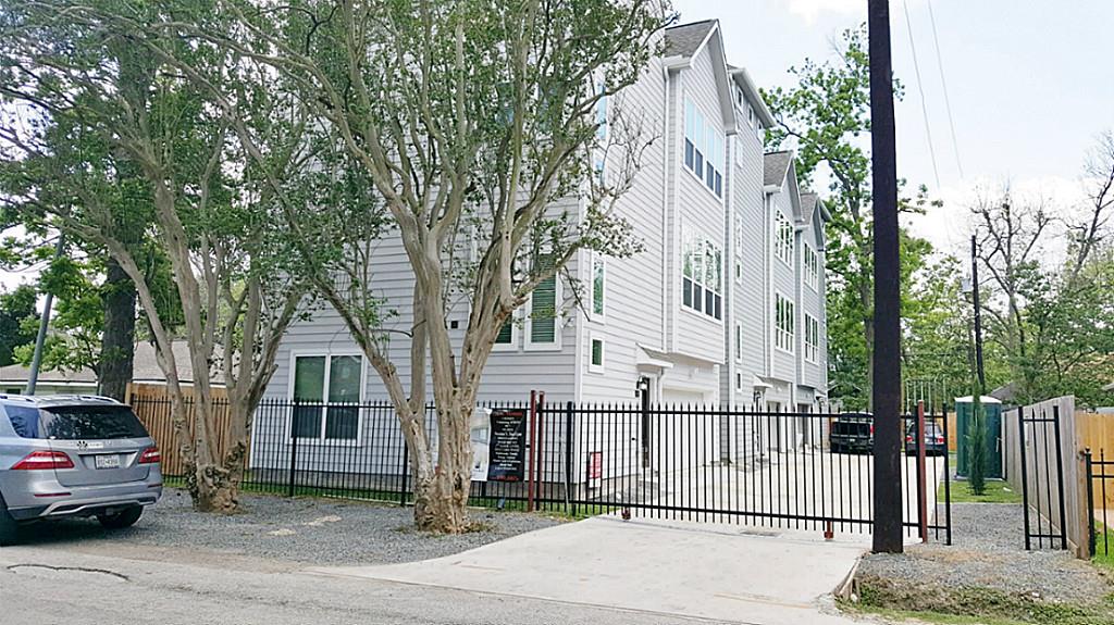712 E 28th, Houston, TX 77009
